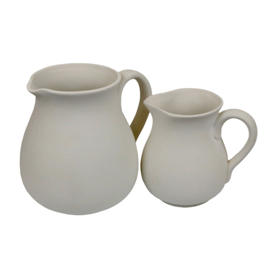 zwei unterschiedich große Krüge aus Keramik zum Bemalen