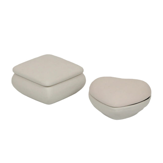 zwei kleine Döschen aus Keramik zum Bemalen